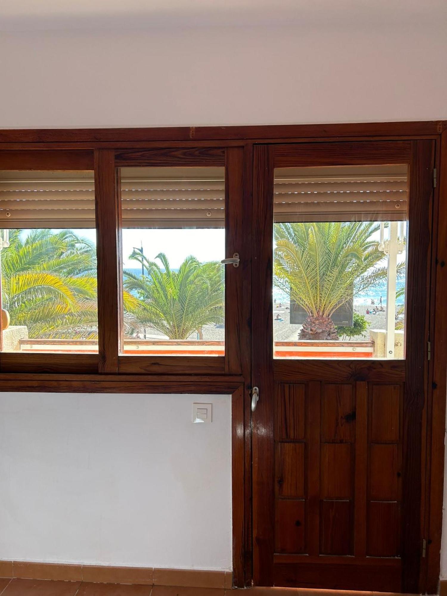 Prime Beachfront Location, Free Parking, Steps To The Sand Los Cristianos (Tenerife) Exterior foto